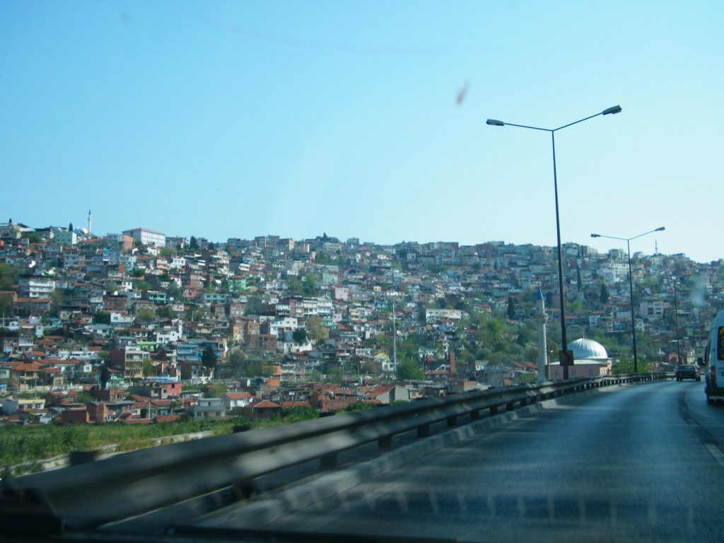 vista de casas en colina en Izmir