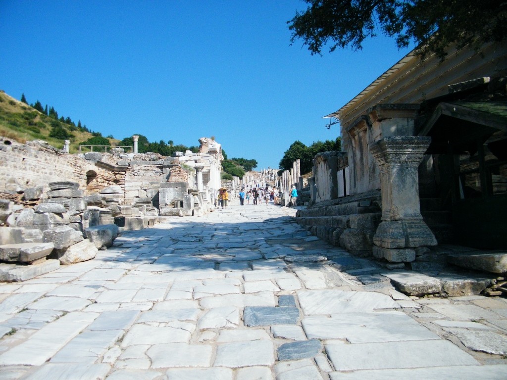 hacia el teatro pequeño en Ephesus 