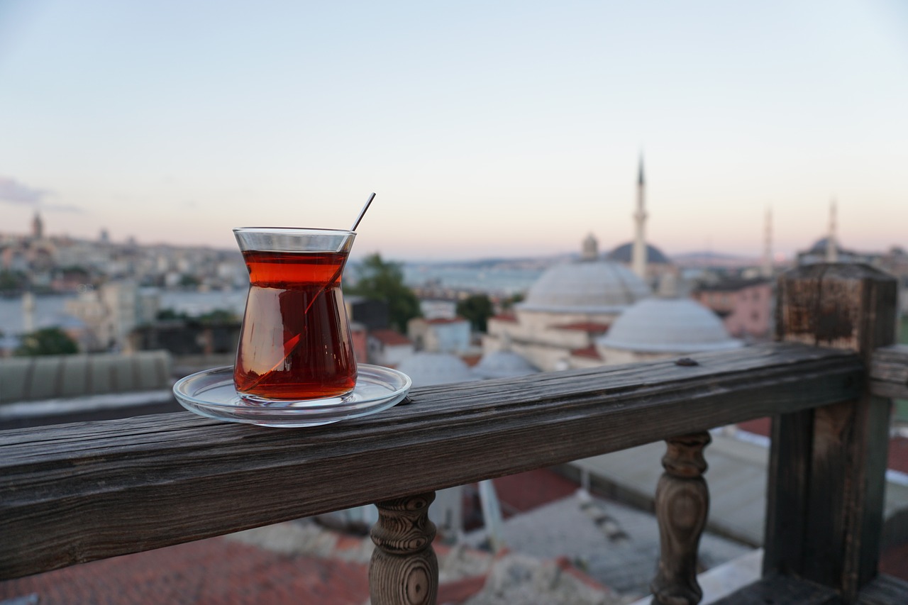 la tradición y la costumbre de beber té en turquía 